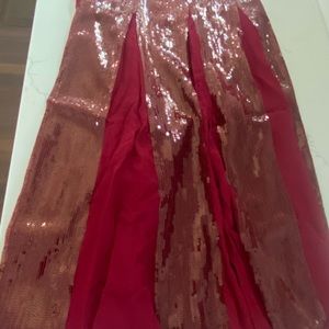 Red pleated sequins maxi skirts.